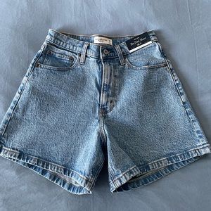 Abercrombie & Fitch Curve Love High Rise Dad Short